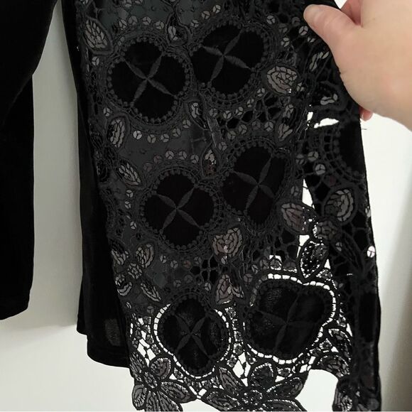 RARE VINTAGE Sagaie Paris Black Velvet Crochet Lace Sequin Blazer, Size 2 - Picture 7 of 15